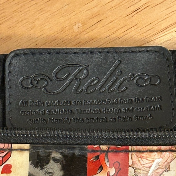 Relic Purse, Iconic
Jelly Vinyl Kiss & Tell... - Picture 10 of 11